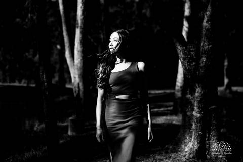 Ensaio 15 anos Diulya - debutante - fotografia de 15 anos - ensaio externo - Chácara Família Fiss - debutante Pelotas - fotógrafo Pelotas - fotografia luz natural - expectativa dos 15 anos - Antonio Rocha Fotografias - fumaça colorida - balão de 15 anos'