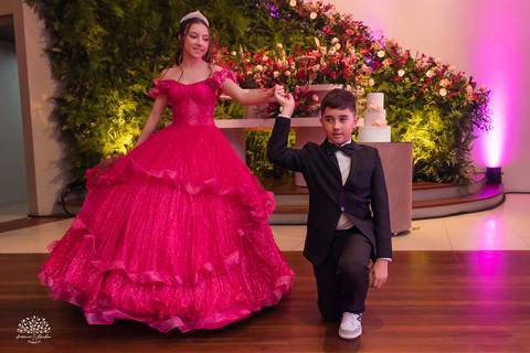 15 anos - debutante - festa de 15 - Diulya - família - celebração - valsa - pista de dança - making of - memórias - fotografia – san sebastian – pelotas – antonio rocha fotografias - aniversário 15 anos - abertura da pista de dança - vestido de 15 anos'