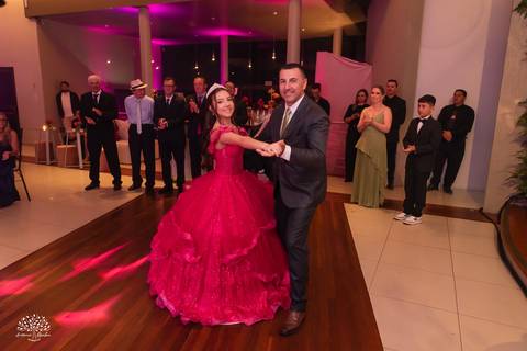 15 anos - debutante - festa de 15 - Diulya - família - celebração - valsa - pista de dança - making of - memórias - fotografia – san sebastian – pelotas – antonio rocha fotografias - aniversário 15 anos - abertura da pista de dança - vestido de 15 anos'