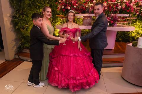 15 anos - debutante - festa de 15 - Diulya - família - celebração - valsa - pista de dança - making of - memórias - fotografia – san sebastian – pelotas – antonio rocha fotografias - aniversário 15 anos - abertura da pista de dança - vestido de 15 anos'