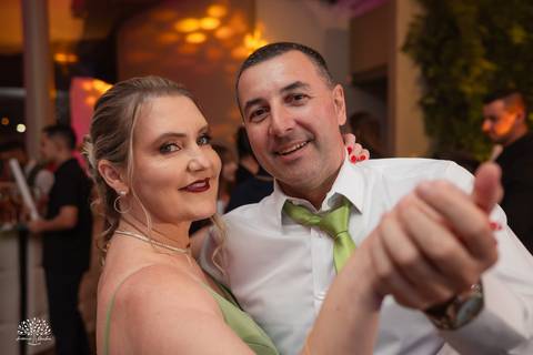 15 anos - debutante - festa de 15 - Diulya - família - celebração - valsa - pista de dança - making of - memórias - fotografia – san sebastian – pelotas – antonio rocha fotografias - aniversário 15 anos - abertura da pista de dança - vestido de 15 anos'