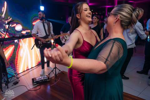 15 anos - debutante - festa de 15 - Diulya - família - celebração - valsa - pista de dança - making of - memórias - fotografia – san sebastian – pelotas – antonio rocha fotografias - aniversário 15 anos - abertura da pista de dança - vestido de 15 anos'