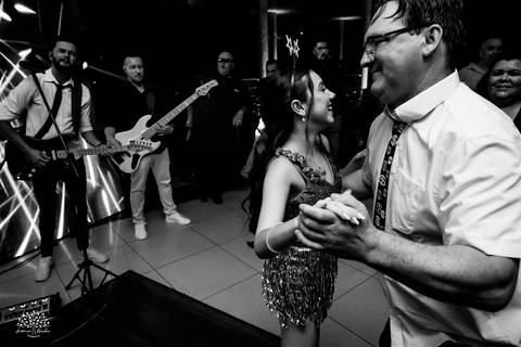 15 anos - debutante - festa de 15 - Diulya - família - celebração - valsa - pista de dança - making of - memórias - fotografia – san sebastian – pelotas – antonio rocha fotografias - aniversário 15 anos - abertura da pista de dança - vestido de 15 anos'