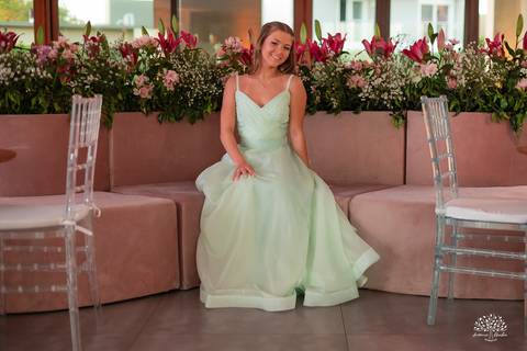 vestido de 15 anos - espaço vida - os saraivas - banda retroverso - flores'