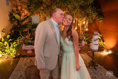 vestido de 15 anos - espaço vida - os saraivas - banda retroverso - flores'