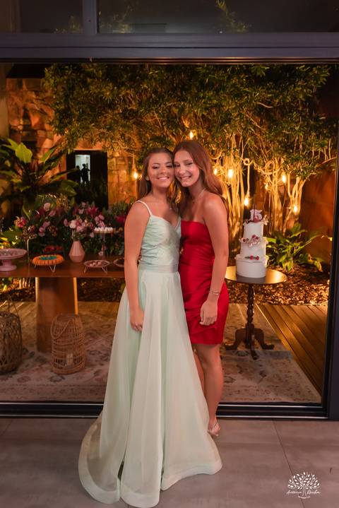 vestido de 15 anos - espaço vida - os saraivas - banda retroverso - flores'