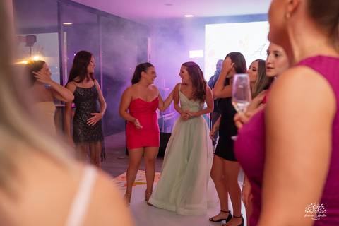 vestido de 15 anos - espaço vida - os saraivas - banda retroverso - flores'