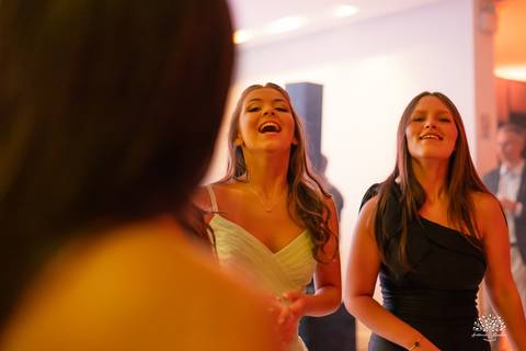 vestido de 15 anos - espaço vida - os saraivas - banda retroverso - flores'