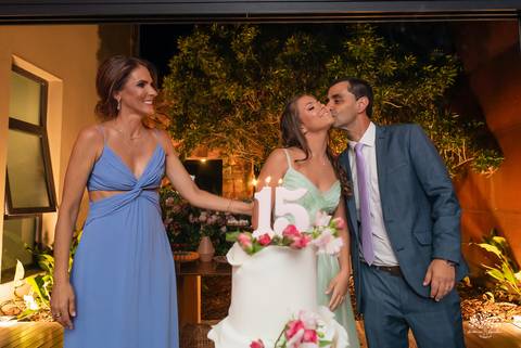 vestido de 15 anos - espaço vida - os saraivas - banda retroverso - flores'