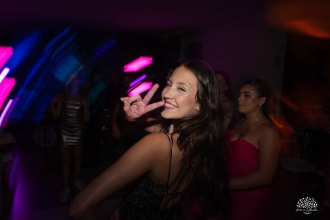 vestido de 15 anos - espaço vida - os saraivas - banda retroverso - flores'