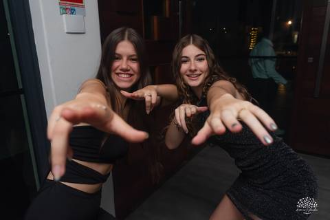 vestido de 15 anos - espaço vida - os saraivas - banda retroverso - flores'