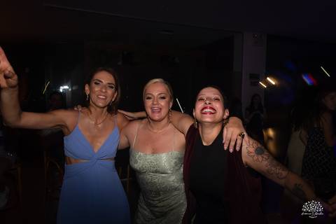 vestido de 15 anos - espaço vida - os saraivas - banda retroverso - flores'