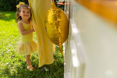 fotografia infantil – aniversário - festa infantil ao ar livre - memórias da infância - fotógrafo de família - salão Dom Manuel - festa debaixo da árvore - banho de piscina - bicicleta - carinho em família - Antonio Rocha Fotografias – Pelotas - Sol'