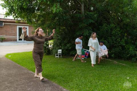 fotografia infantil – aniversário - festa infantil ao ar livre - memórias da infância - fotógrafo de família - salão Dom Manuel - festa debaixo da árvore - banho de piscina - bicicleta - carinho em família - Antonio Rocha Fotografias – Pelotas - Sol'