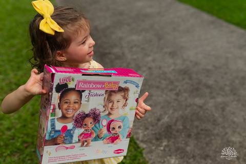 fotografia infantil – aniversário - festa infantil ao ar livre - memórias da infância - fotógrafo de família - salão Dom Manuel - festa debaixo da árvore - banho de piscina - bicicleta - carinho em família - Antonio Rocha Fotografias – Pelotas - Sol'