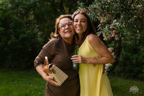 fotografia infantil – aniversário - festa infantil ao ar livre - memórias da infância - fotógrafo de família - salão Dom Manuel - festa debaixo da árvore - banho de piscina - bicicleta - carinho em família - Antonio Rocha Fotografias – Pelotas - Sol'