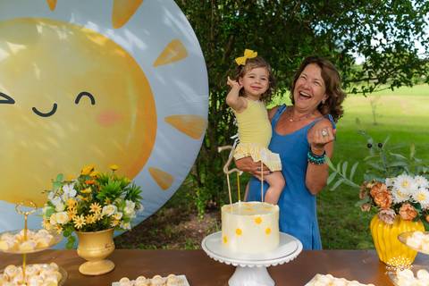 fotografia infantil – aniversário - festa infantil ao ar livre - memórias da infância - fotógrafo de família - salão Dom Manuel - festa debaixo da árvore - banho de piscina - bicicleta - carinho em família - Antonio Rocha Fotografias – Pelotas - Sol'