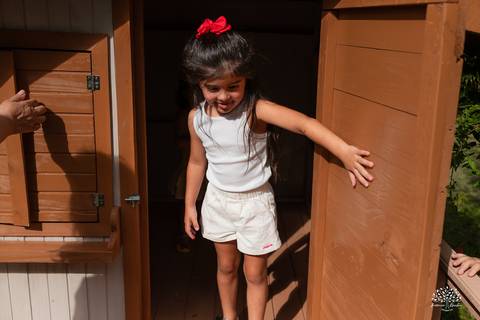 fotografia infantil – aniversário - festa infantil ao ar livre - memórias da infância - fotógrafo de família - salão Dom Manuel - festa debaixo da árvore - banho de piscina - bicicleta - carinho em família - Antonio Rocha Fotografias – Pelotas - Sol'