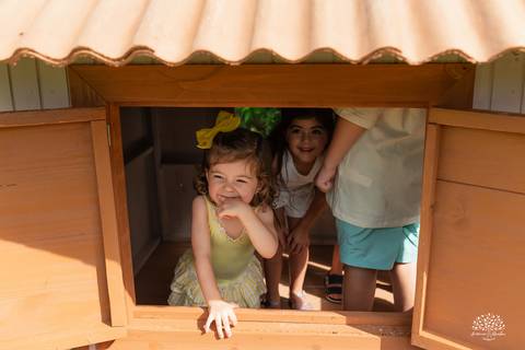 fotografia infantil – aniversário - festa infantil ao ar livre - memórias da infância - fotógrafo de família - salão Dom Manuel - festa debaixo da árvore - banho de piscina - bicicleta - carinho em família - Antonio Rocha Fotografias – Pelotas - Sol'