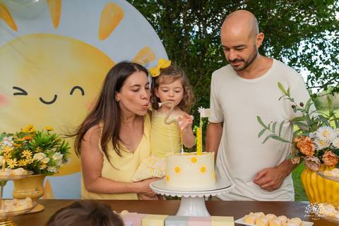 fotografia infantil – aniversário - festa infantil ao ar livre - memórias da infância - fotógrafo de família - salão Dom Manuel - festa debaixo da árvore - banho de piscina - bicicleta - carinho em família - Antonio Rocha Fotografias – Pelotas - Sol'
