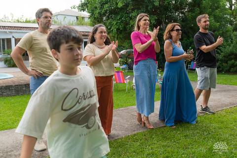 fotografia infantil – aniversário - festa infantil ao ar livre - memórias da infância - fotógrafo de família - salão Dom Manuel - festa debaixo da árvore - banho de piscina - bicicleta - carinho em família - Antonio Rocha Fotografias – Pelotas - Sol'