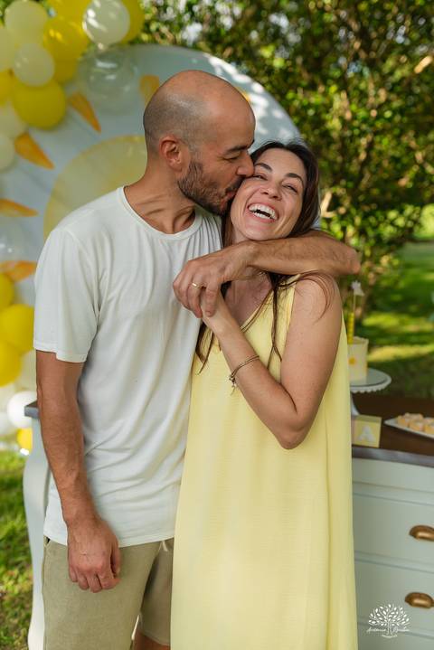 fotografia infantil – aniversário - festa infantil ao ar livre - memórias da infância - fotógrafo de família - salão Dom Manuel - festa debaixo da árvore - banho de piscina - bicicleta - carinho em família - Antonio Rocha Fotografias – Pelotas - Sol'