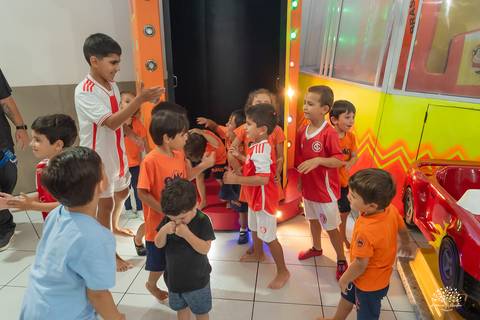 fotógrafo de festa infantil em Pelotas - fotografia infantil Pelotas - fotógrafo infantil Pelotas - aniversário infantil - festa de 5 anos - fotógrafo de aniversário - fotografia espontânea - festa infantil RS - patrimônio emocional - fotógrafo de criança'