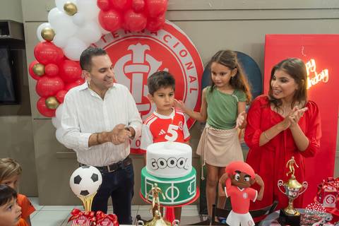 fotógrafo de festa infantil em Pelotas - fotografia infantil Pelotas - fotógrafo infantil Pelotas - aniversário infantil - festa de 5 anos - fotógrafo de aniversário - fotografia espontânea - festa infantil RS - patrimônio emocional - fotógrafo de criança'