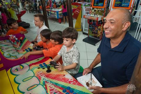fotógrafo de festa infantil em Pelotas - fotografia infantil Pelotas - fotógrafo infantil Pelotas - aniversário infantil - festa de 5 anos - fotógrafo de aniversário - fotografia espontânea - festa infantil RS - patrimônio emocional - fotógrafo de criança'