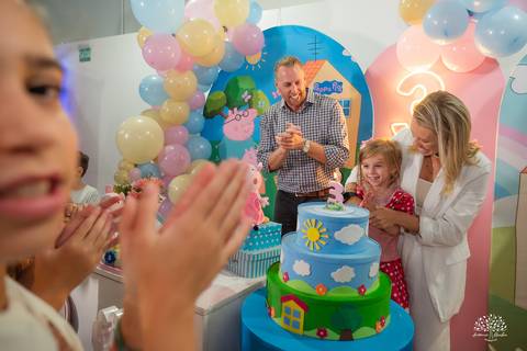 fotógrafo de festa infantil Pelotas - fotografia infantil Pelotas - festa da Peppa Pig - Cliff Kids Pelotas - fotógrafo infantil RS - fotografia de aniversário infantil - fotos espontâneas - infância - patrimônio emocional - fotógrafo de crianças Pelotas'