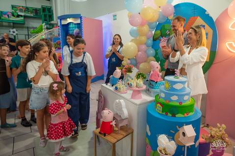 fotógrafo de festa infantil Pelotas - fotografia infantil Pelotas - festa da Peppa Pig - Cliff Kids Pelotas - fotógrafo infantil RS - fotografia de aniversário infantil - fotos espontâneas - infância - patrimônio emocional - fotógrafo de crianças Pelotas'