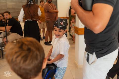 fotógrafo de festa infantil em Pelotas, fotografia infantil, aniversário de 6 anos, festa ao ar livre, Clube Caça e Pesca Pelotas, fotógrafo infantil RS, fotografia espontânea, futebol de sabão, bexiga d'água, infância, aniversário infantil, Antonio Rocha'