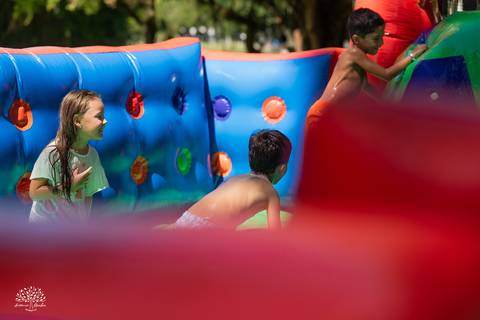 fotógrafo de festa infantil em Pelotas, fotografia infantil, aniversário de 6 anos, festa ao ar livre, Clube Caça e Pesca Pelotas, fotógrafo infantil RS, fotografia espontânea, futebol de sabão, bexiga d'água, infância, aniversário infantil, Antonio Rocha'