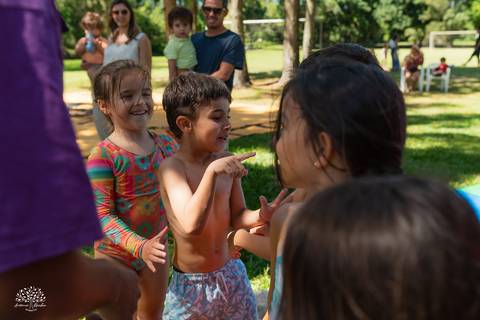 fotógrafo de festa infantil em Pelotas, fotografia infantil, aniversário de 6 anos, festa ao ar livre, Clube Caça e Pesca Pelotas, fotógrafo infantil RS, fotografia espontânea, futebol de sabão, bexiga d'água, infância, aniversário infantil, Antonio Rocha'