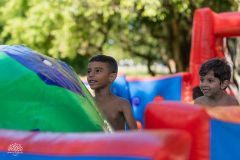 fotógrafo de festa infantil em Pelotas, fotografia infantil, aniversário de 6 anos, festa ao ar livre, Clube Caça e Pesca Pelotas, fotógrafo infantil RS, fotografia espontânea, futebol de sabão, bexiga d'água, infância, aniversário infantil, Antonio Rocha'