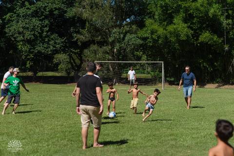fotógrafo de festa infantil em Pelotas, fotografia infantil, aniversário de 6 anos, festa ao ar livre, Clube Caça e Pesca Pelotas, fotógrafo infantil RS, fotografia espontânea, futebol de sabão, bexiga d'água, infância, aniversário infantil, Antonio Rocha'