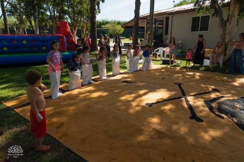 fotógrafo de festa infantil em Pelotas, fotografia infantil, aniversário de 6 anos, festa ao ar livre, Clube Caça e Pesca Pelotas, fotógrafo infantil RS, fotografia espontânea, futebol de sabão, bexiga d'água, infância, aniversário infantil, Antonio Rocha'