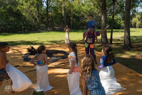 fotógrafo de festa infantil em Pelotas, fotografia infantil, aniversário de 6 anos, festa ao ar livre, Clube Caça e Pesca Pelotas, fotógrafo infantil RS, fotografia espontânea, futebol de sabão, bexiga d'água, infância, aniversário infantil, Antonio Rocha'