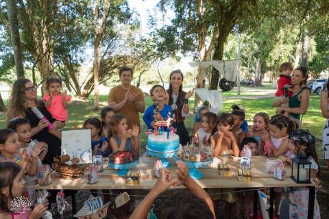 fotógrafo de festa infantil em Pelotas, fotografia infantil, aniversário de 6 anos, festa ao ar livre, Clube Caça e Pesca Pelotas, fotógrafo infantil RS, fotografia espontânea, futebol de sabão, bexiga d'água, infância, aniversário infantil, Antonio Rocha'