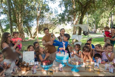 fotógrafo de festa infantil em Pelotas, fotografia infantil, aniversário de 6 anos, festa ao ar livre, Clube Caça e Pesca Pelotas, fotógrafo infantil RS, fotografia espontânea, futebol de sabão, bexiga d'água, infância, aniversário infantil, Antonio Rocha'