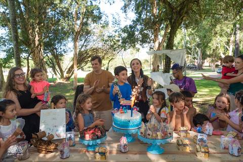 fotógrafo de festa infantil em Pelotas, fotografia infantil, aniversário de 6 anos, festa ao ar livre, Clube Caça e Pesca Pelotas, fotógrafo infantil RS, fotografia espontânea, futebol de sabão, bexiga d'água, infância, aniversário infantil, Antonio Rocha'