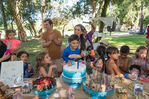 fotógrafo de festa infantil em Pelotas, fotografia infantil, aniversário de 6 anos, festa ao ar livre, Clube Caça e Pesca Pelotas, fotógrafo infantil RS, fotografia espontânea, futebol de sabão, bexiga d'água, infância, aniversário infantil, Antonio Rocha'