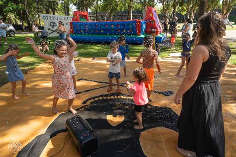 fotógrafo de festa infantil em Pelotas, fotografia infantil, aniversário de 6 anos, festa ao ar livre, Clube Caça e Pesca Pelotas, fotógrafo infantil RS, fotografia espontânea, futebol de sabão, bexiga d'água, infância, aniversário infantil, Antonio Rocha'