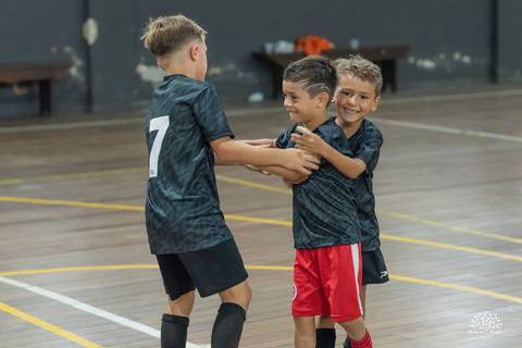 aniversário infantil - 7 anos - futebol infantil - camisa 7 - festa temática futebol - fotografia infantil – arena tio Guigui - festa na quadra - fotógrafo de festa infantil - patrimônio emocional - fotografia de aniversário - champions league - bolo'
