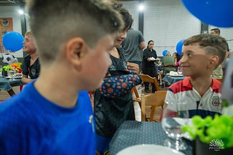 aniversário infantil - 7 anos - futebol infantil - camisa 7 - festa temática futebol - fotografia infantil – arena tio Guigui - festa na quadra - fotógrafo de festa infantil - patrimônio emocional - fotografia de aniversário - champions league - bolo'
