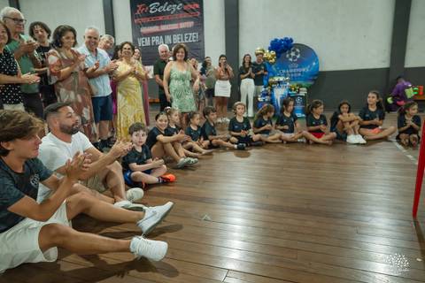 aniversário infantil - 7 anos - futebol infantil - camisa 7 - festa temática futebol - fotografia infantil – arena tio Guigui - festa na quadra - fotógrafo de festa infantil - patrimônio emocional - fotografia de aniversário - champions league - bolo'