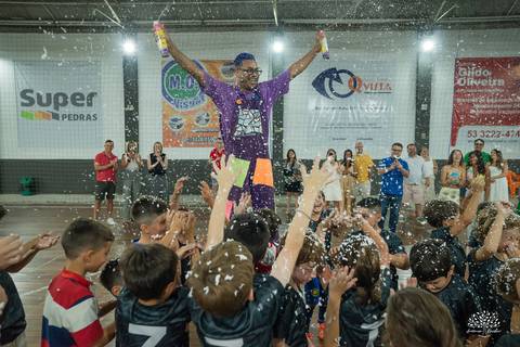 aniversário infantil - 7 anos - futebol infantil - camisa 7 - festa temática futebol - fotografia infantil – arena tio Guigui - festa na quadra - fotógrafo de festa infantil - patrimônio emocional - fotografia de aniversário - champions league - bolo'