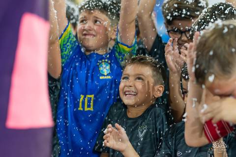 aniversário infantil - 7 anos - futebol infantil - camisa 7 - festa temática futebol - fotografia infantil – arena tio Guigui - festa na quadra - fotógrafo de festa infantil - patrimônio emocional - fotografia de aniversário - champions league - bolo'