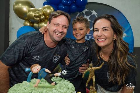 aniversário infantil - 7 anos - futebol infantil - camisa 7 - festa temática futebol - fotografia infantil – arena tio Guigui - festa na quadra - fotógrafo de festa infantil - patrimônio emocional - fotografia de aniversário - champions league - bolo'