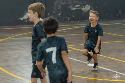 aniversário infantil - 7 anos - futebol infantil - camisa 7 - festa temática futebol - fotografia infantil – arena tio Guigui - festa na quadra - fotógrafo de festa infantil - patrimônio emocional - fotografia de aniversário - champions league - bolo'